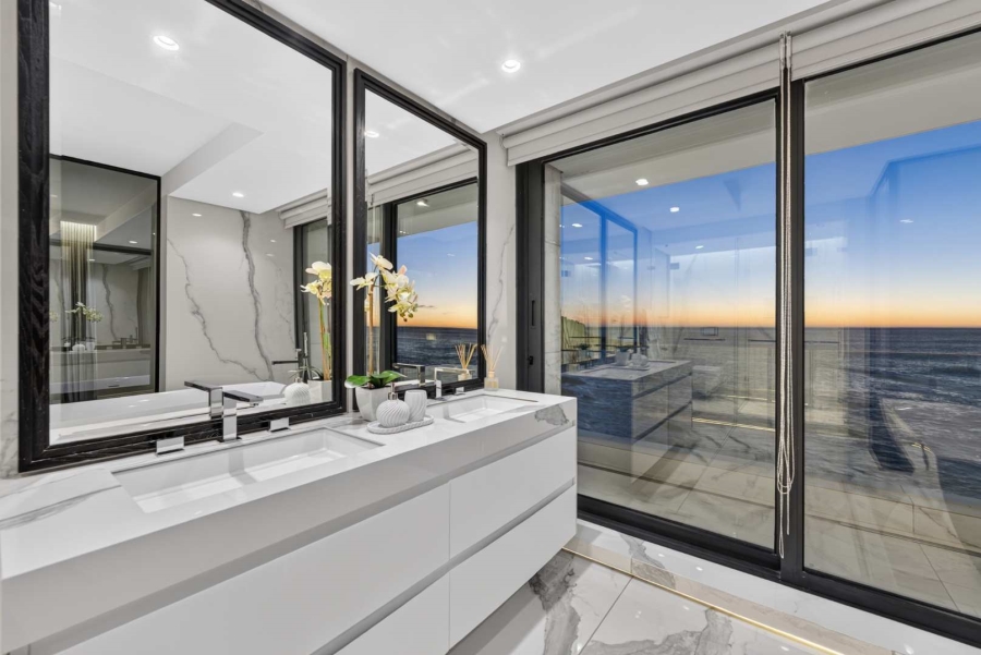 5 Bedroom Property for Sale in Bantry Bay Western Cape